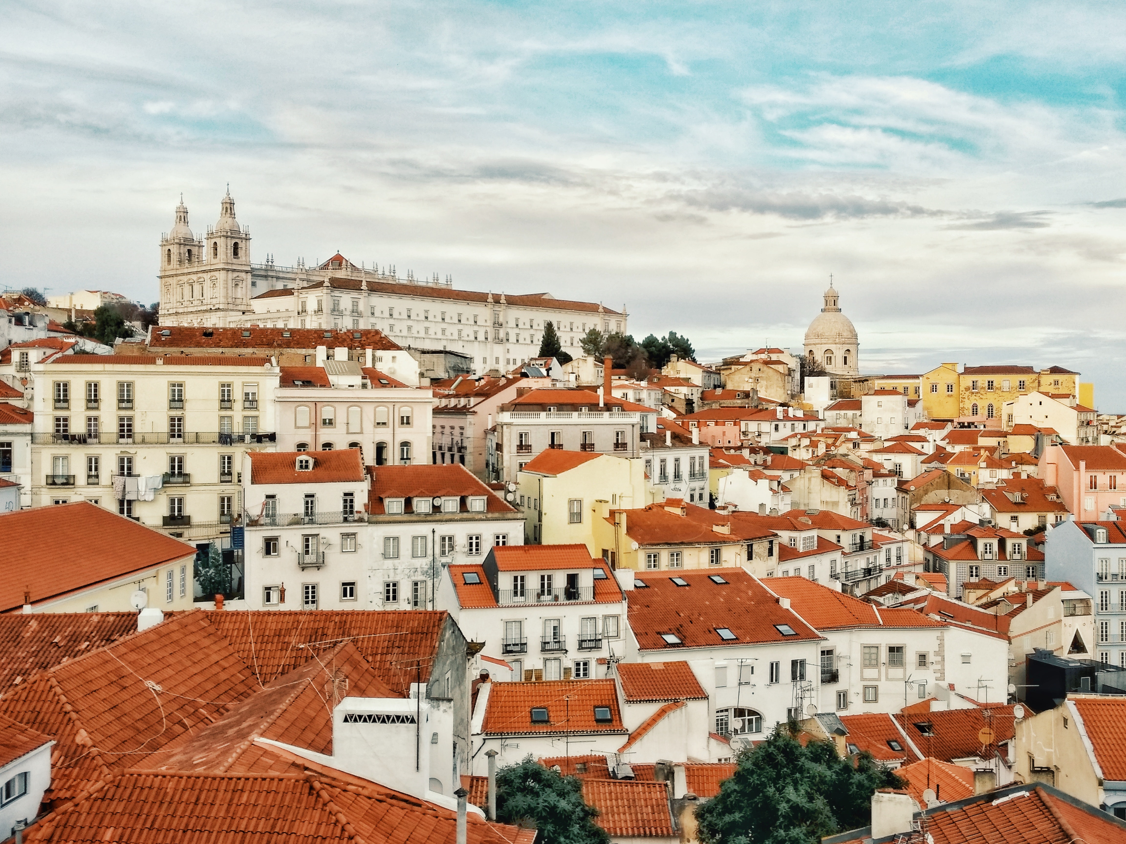 Planning to move to Lisbon? Explore our complete expat guide covering the local job market, cost of living, culture, lifestyle, and tips to make your relocation to Portugal smooth and enjoyable.