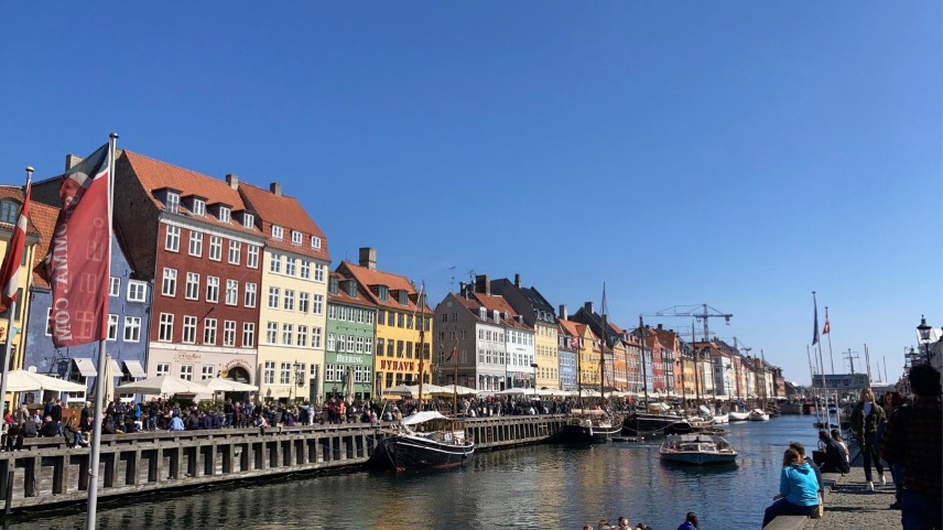 Worldwiders team celebrating Easter together